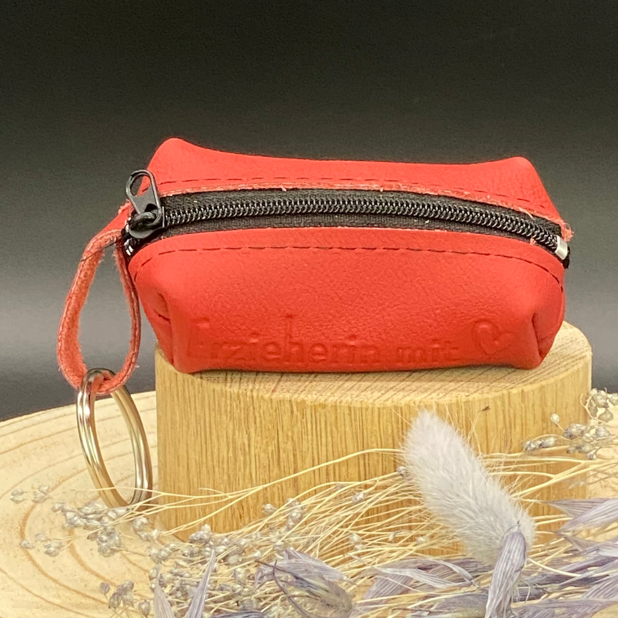 Edle Leder-Schlüsseltasche in Schwarz – perfektes Dankeschön Geschenk für Erzieher und Erzieherinnen