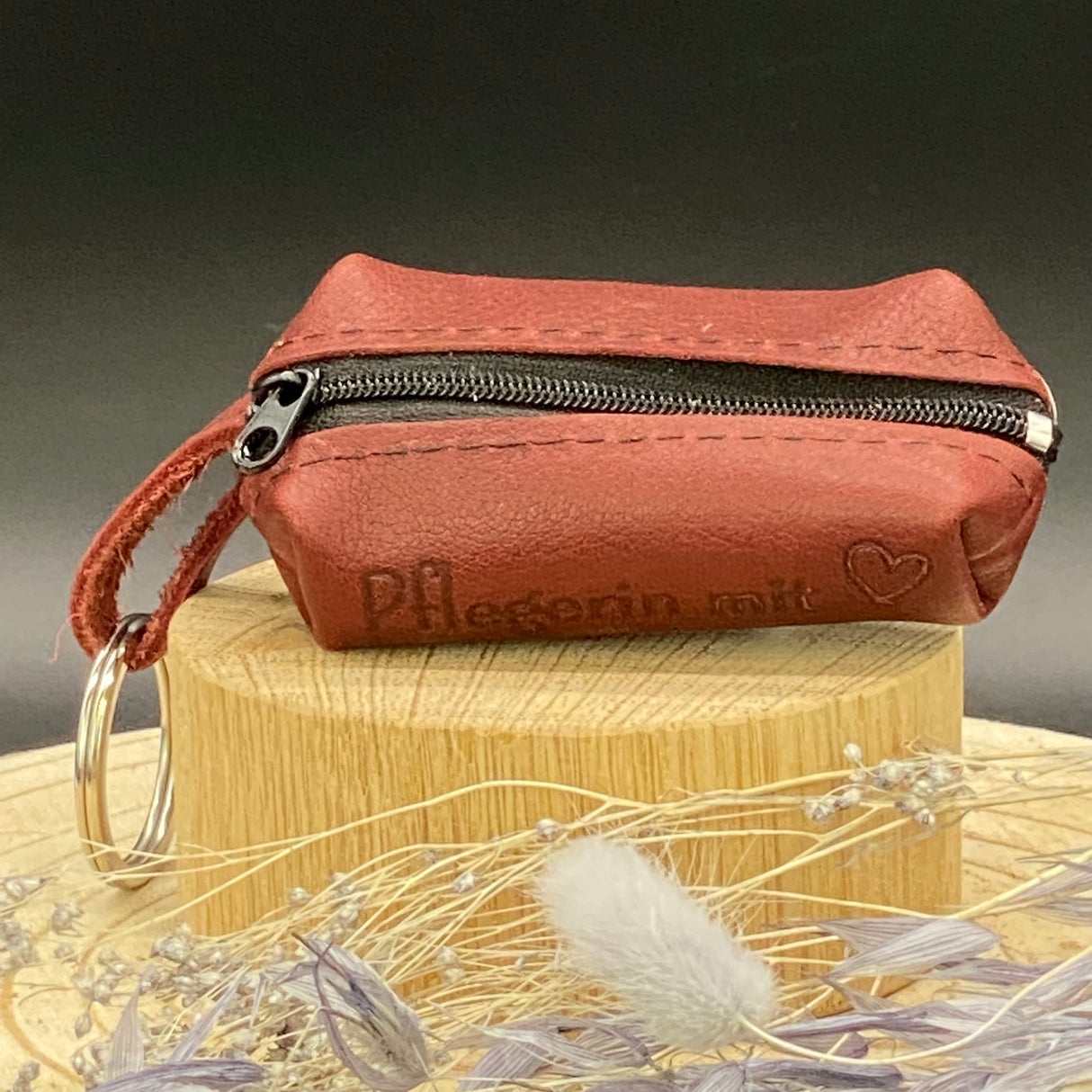 Schlüsseltasche Pfleger / Pflegerin mit Herz,