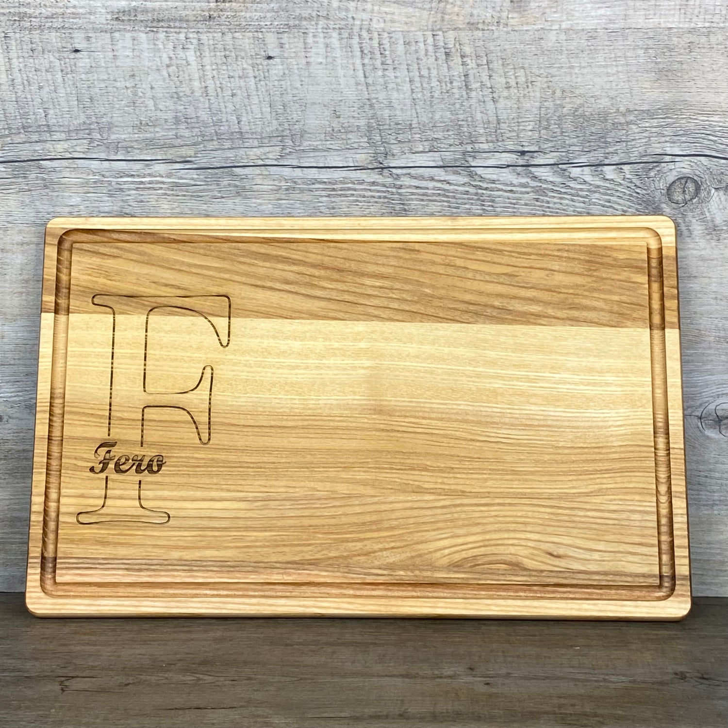 Schneidbrett Kernesche mit Saftrille, 40 x 25 cm