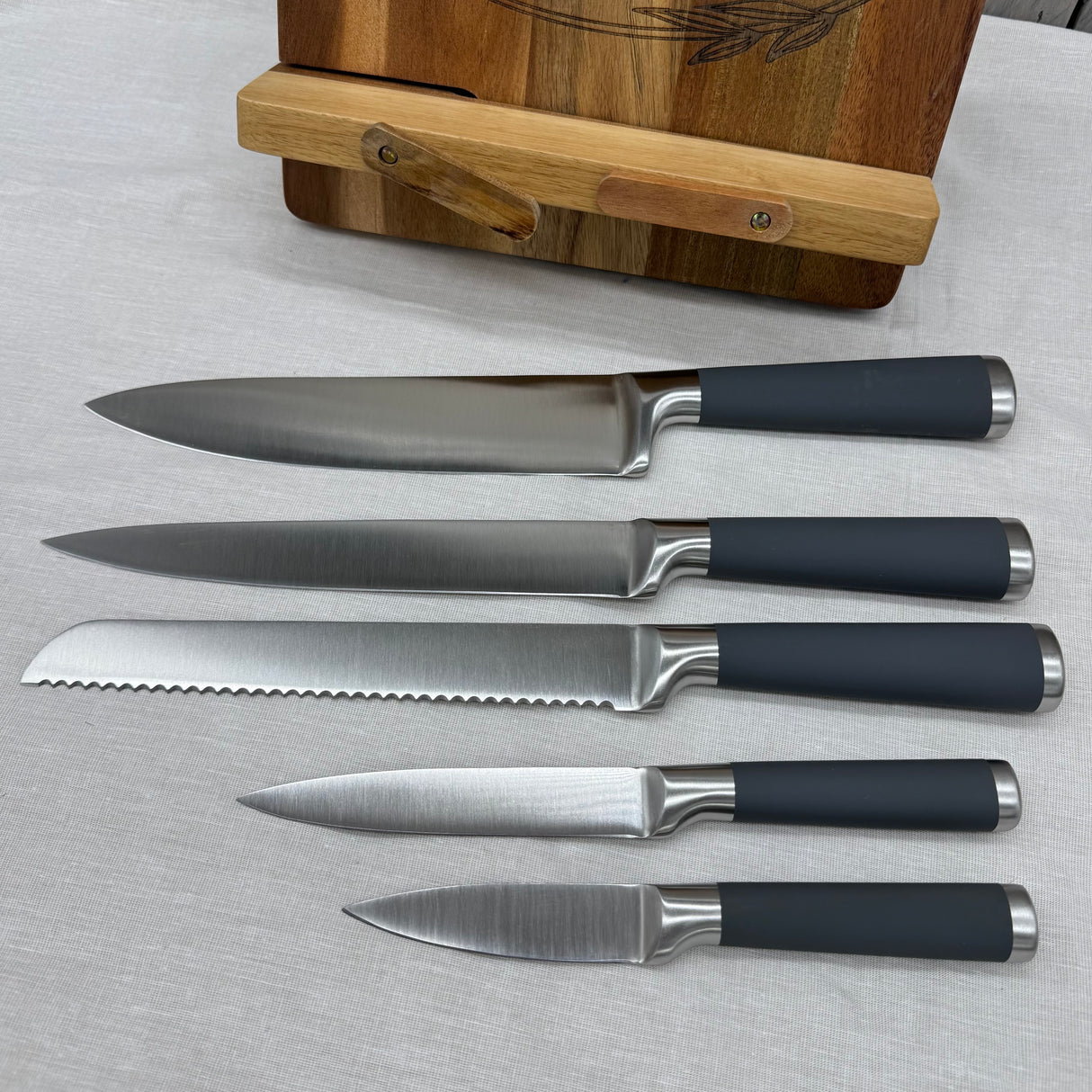 Kochbuchständer & Messerblock aus Akazienholz