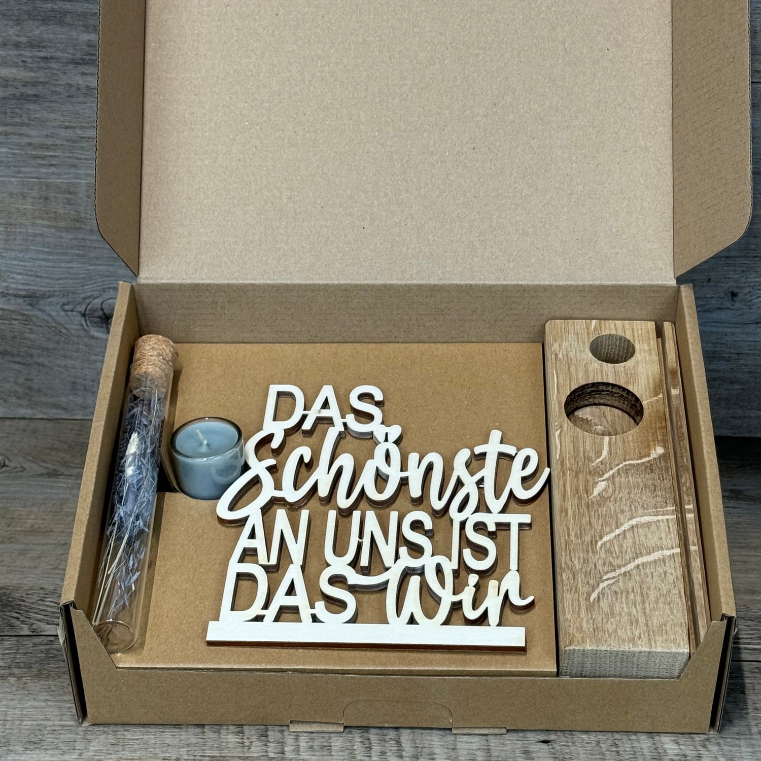 Deko Aufsteller Deluxe Das Schönste an uns ist das Wir, personalisierbar