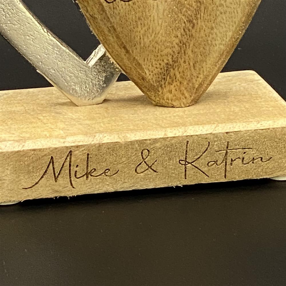 Dekoherzen aus Mangoholz und Metall, personalisierbar