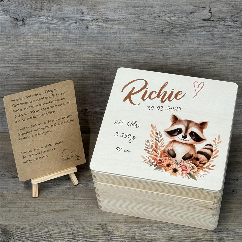 Erinnerungsbox Geburt, Aufdruck Waschbär, personalisiert