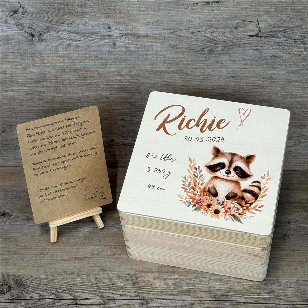Erinnerungsbox Geburt, Aufdruck Waschbär, personalisiert