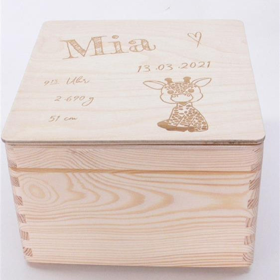 Erinnerungsbox Geburt, Lasergravur Giraffe, personalisiert