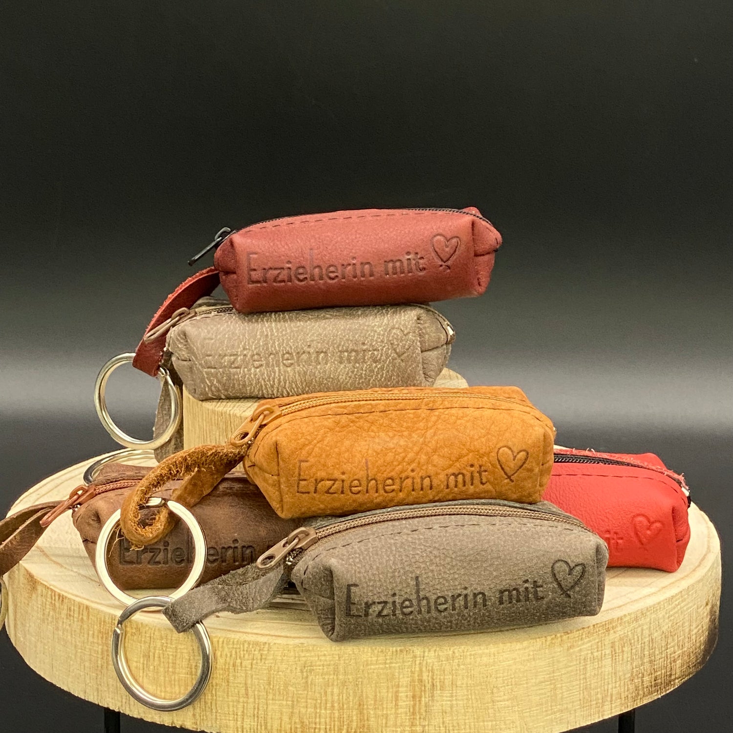Handliche Echtleder Schlüsseltasche, ca. 10x5x3 cm – stilvolles Accessoire für Alltagsheldinnen