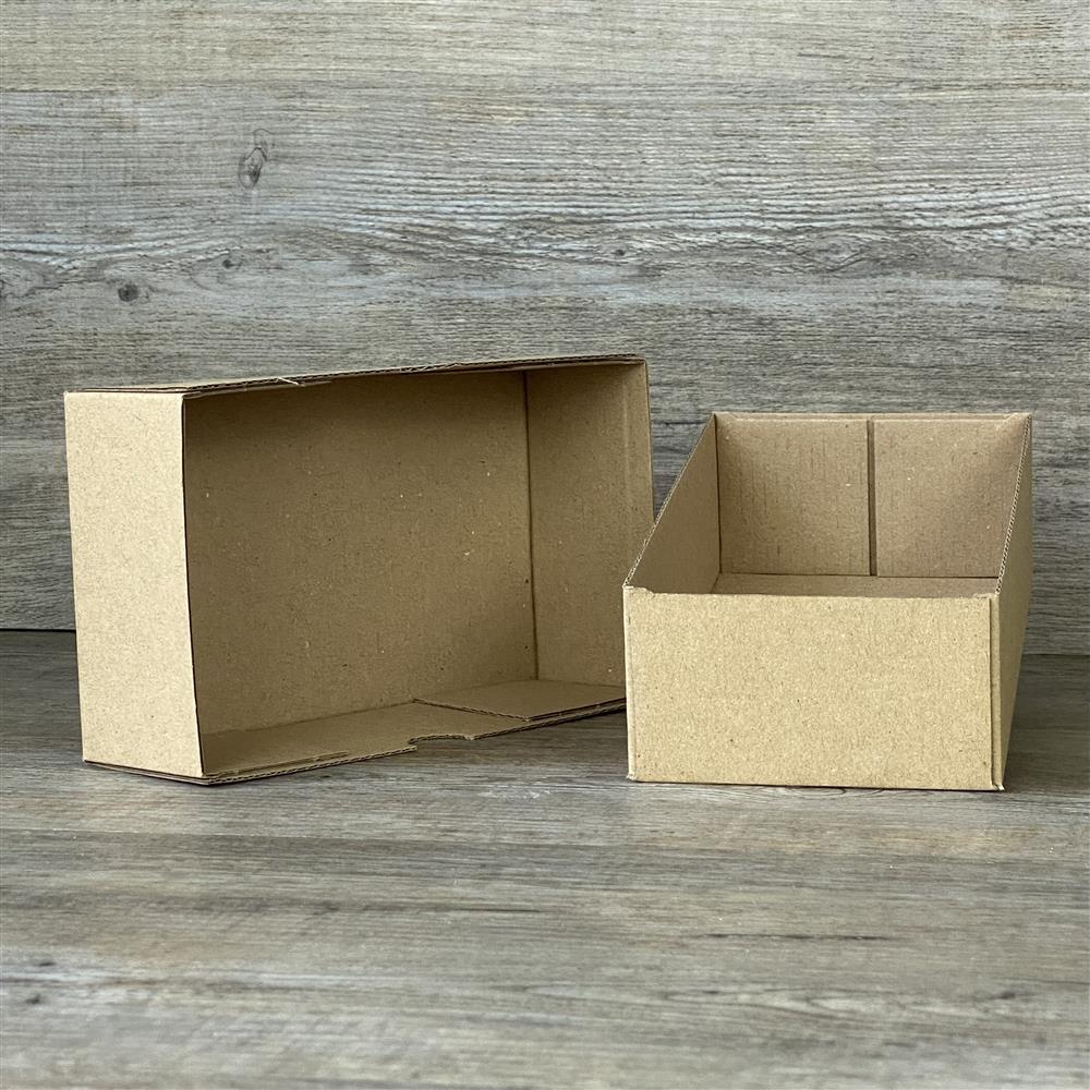 5er-Set Geschenkkartons aus Kraftkarton, Größe 16 x 9 x 5 cm, personalisiert mit Wunschnamen und dekorativem Anker. Optimal für besondere Anlässe, maritime Geschenke oder kleine persönliche Aufmerksamkeiten.