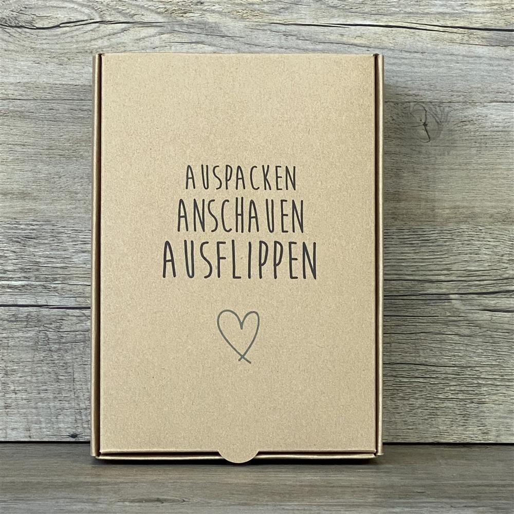 Wunderschöner Geschenkkarton aus hochwertigem Kraftkarton. 5 Stück. Größe: 20 x 14,5 x 8 cm. Aufdruck: Auspacken, Anschauen, Ausflippen. Ideal für kleine Geschenke und Überraschungen.