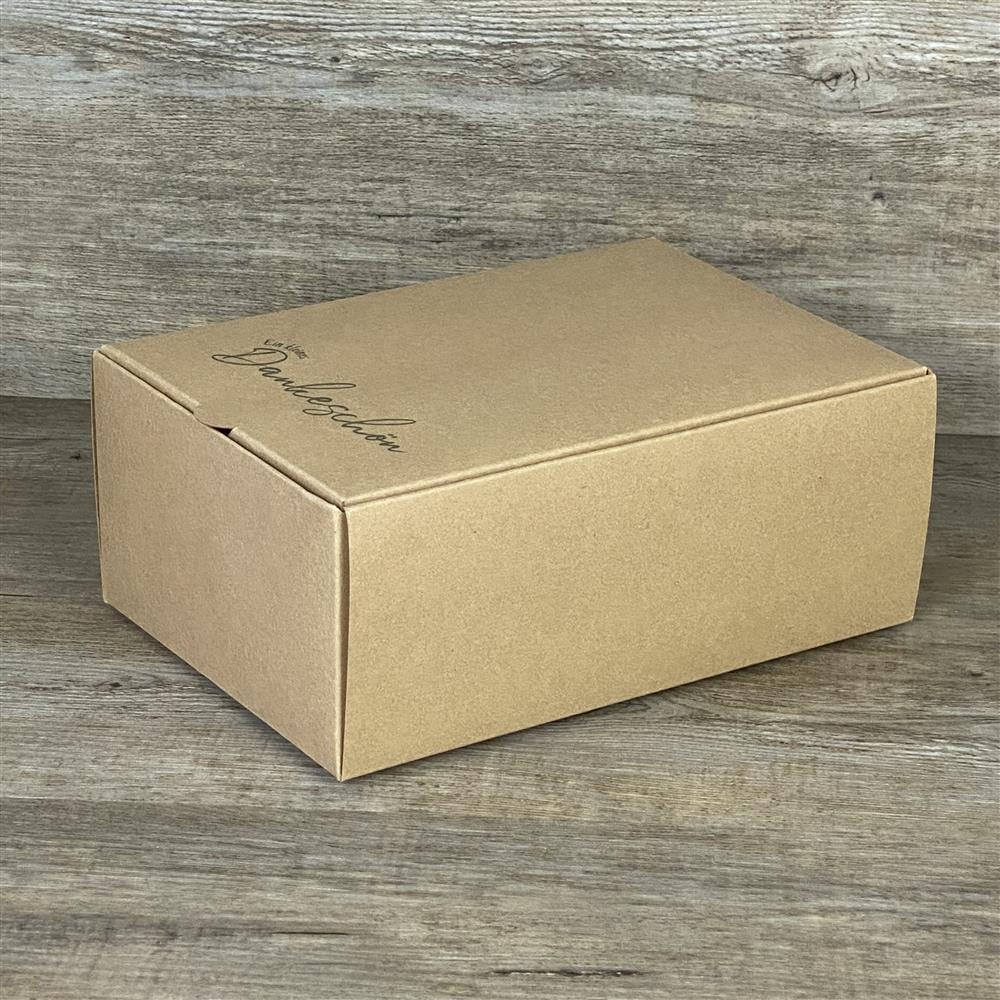 Wunderschöner Geschenkkarton aus hochwertigem Kraftkarton. 5 Stück. Größe: 20 x 14,5 x 8 cm. Aufdruck: Ein kleines Dankeschön. Ideal zum stilvollen Verpacken kleiner Geschenke.