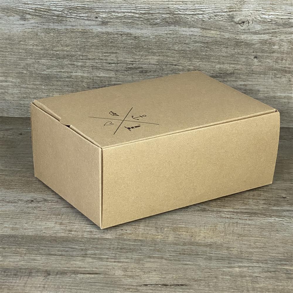 Wunderschöner Geschenkkarton aus hochwertigem Kraftkarton. 5 Stück. Größe: 20 x 14,5 x 8 cm. Aufdruck: Navigationskreuz. Ideal zum stilvollen Verpacken von Geschenken für jeden Anlass.