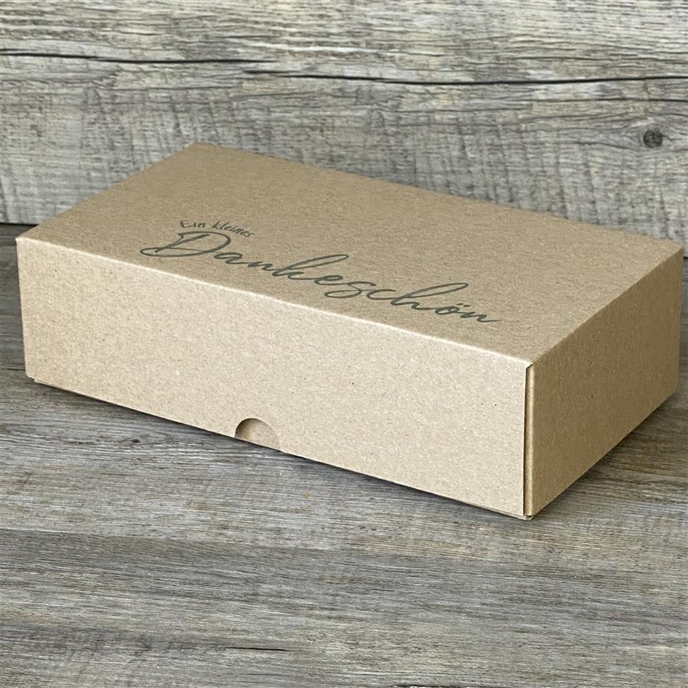 Wunderschöner Geschenkkarton aus hochwertigem Kraftkarton. 5 Stück. Größe: 21 x 11 x 6 cm. Aufdruck: Ein kleines Dankeschön. Ideal, um kleine Geschenke stilvoll zu verpacken.