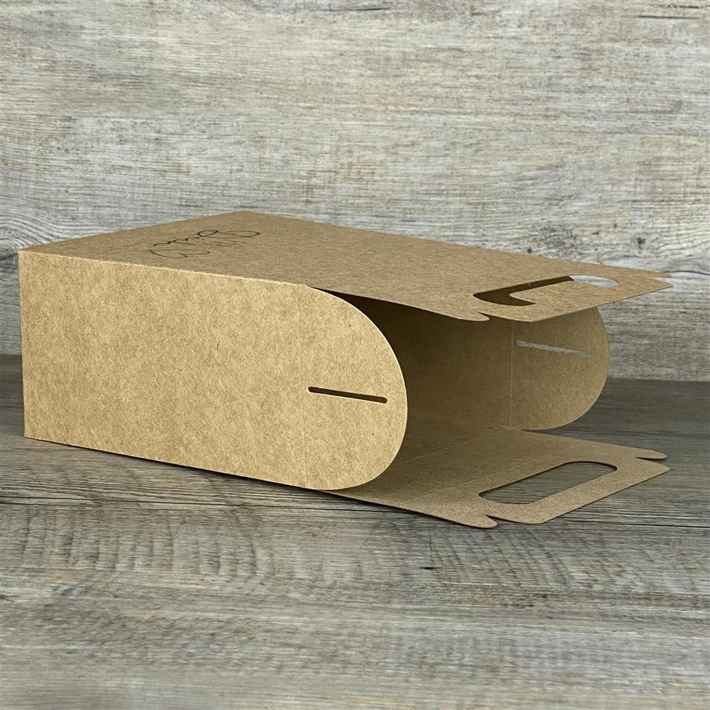 Das 5er-Set Giebelverpackungen aus stabilem Kraftkarton mit dem Aufdruck „Für Dich“ eignet sich hervorragend für kreative DIY-Geschenke. Ob selbstgemachte Leckereien, kleine Holzgeschenke oder liebevoll gestaltete Überraschungen – die Boxen machen jedes Geschenk besonders. Praktischer Griff erleichtert Befüllen und Transport. Ideal für Freunde, Nachbarn oder Bastelfans. Eine charmante Verpackung für besondere Momente.