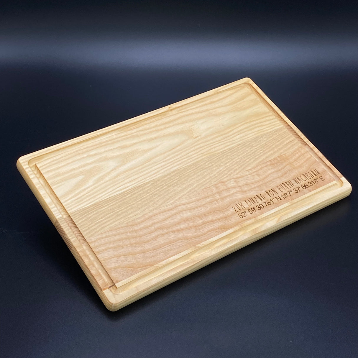 Schneidbrett Kernesche mit Saftrille, 30 x 20 cm