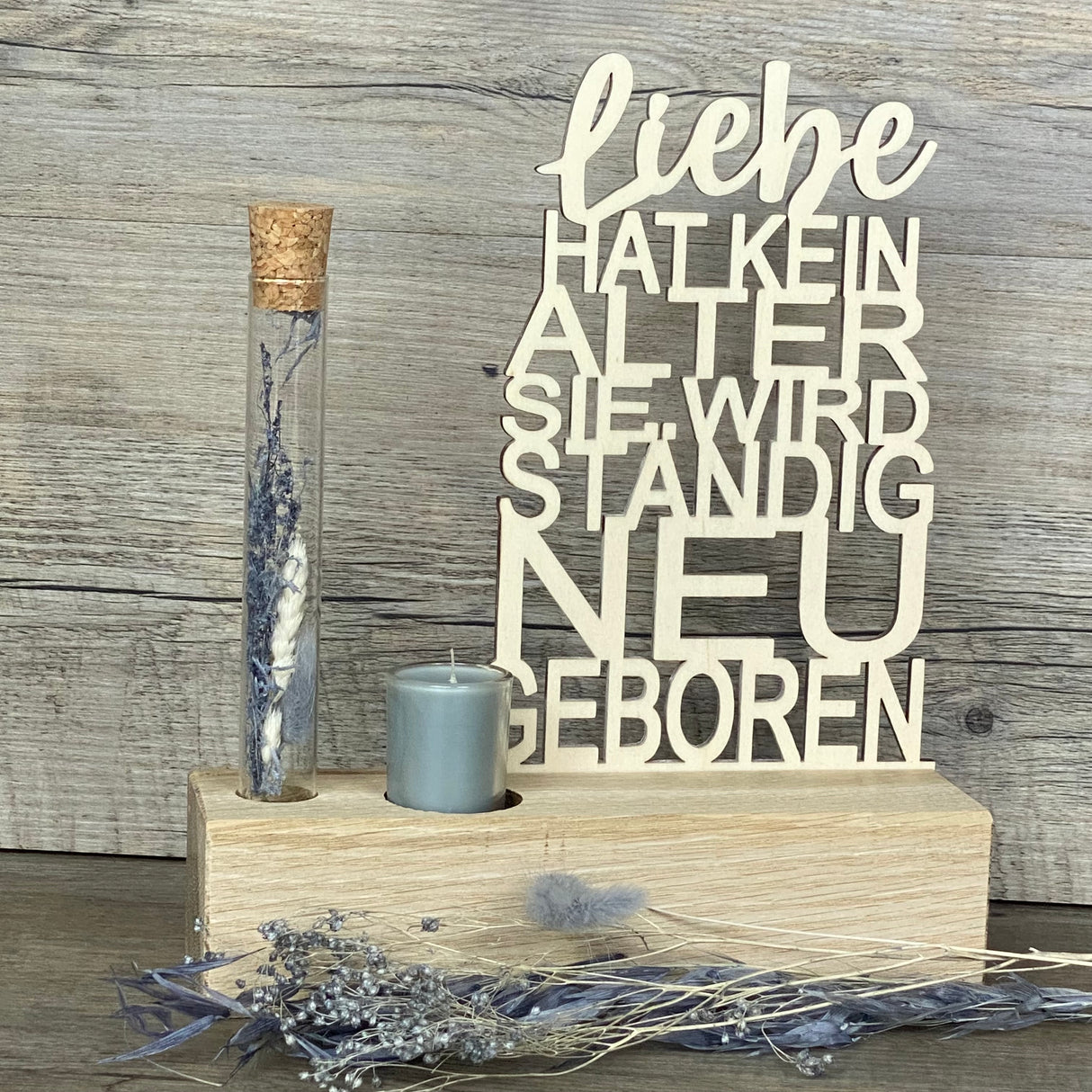 Deko Aufsteller Deluxe Liebe hat kein Alter sie wird ständig neu geboren, personalisierbar