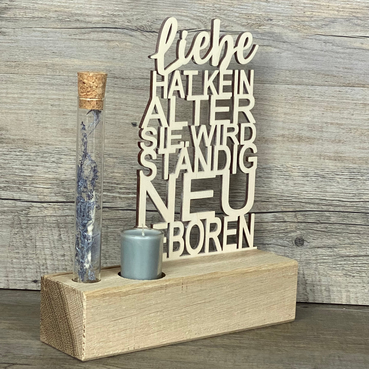 Deko Aufsteller Deluxe Liebe hat kein Alter sie wird ständig neu geboren, personalisierbar