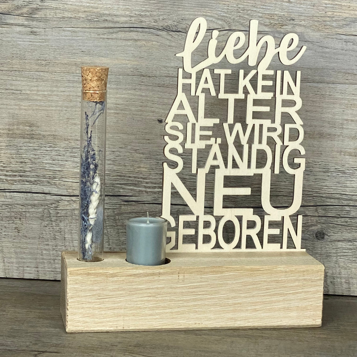 Deko Aufsteller Deluxe Liebe hat kein Alter sie wird ständig neu geboren, personalisierbar