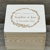Erinnerungsbox Hochzeit, Lasergravur Kranz, personalisiert