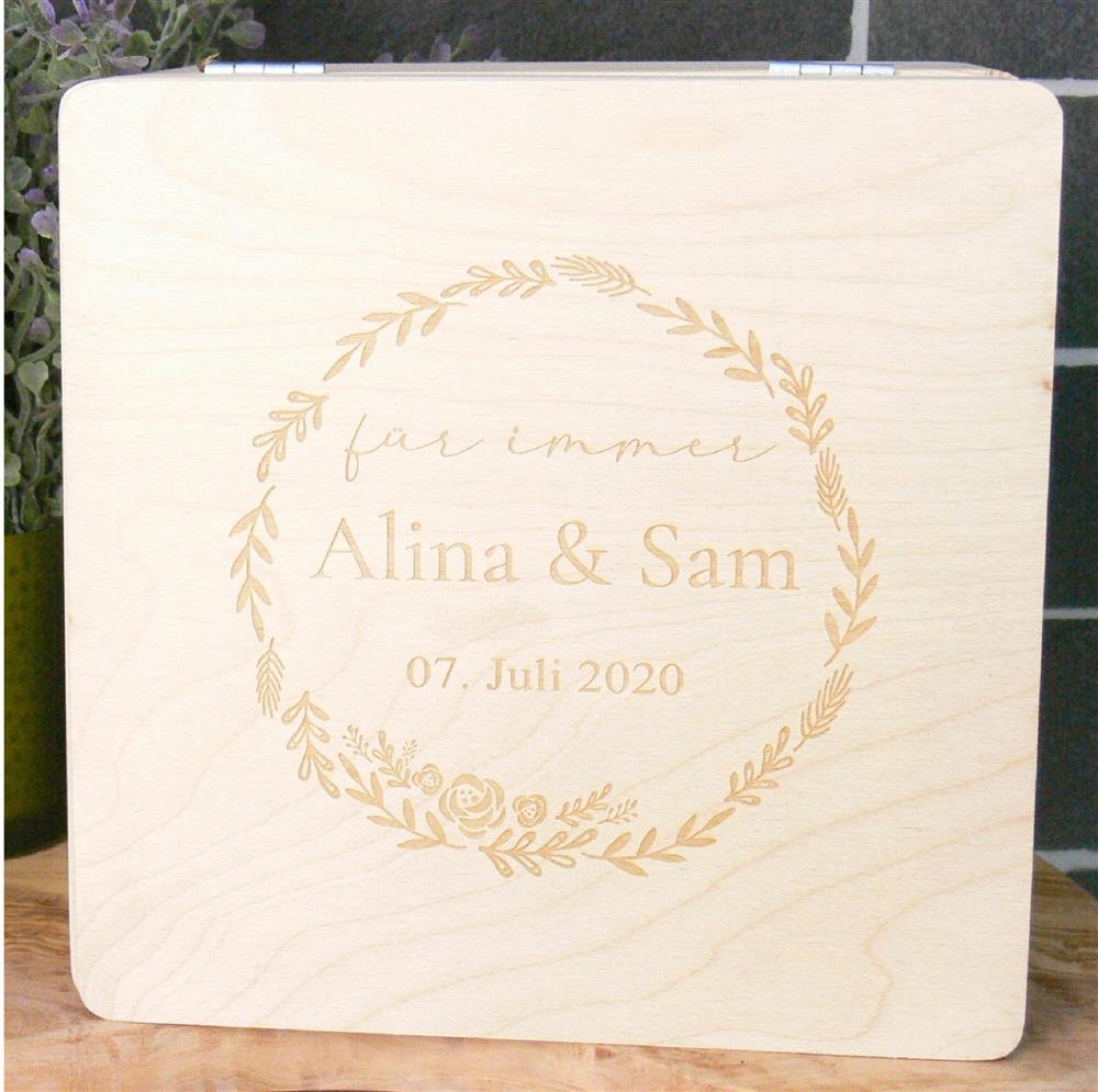 Erinnerungsbox Hochzeit, Lasergravur Kranz, personalisiert