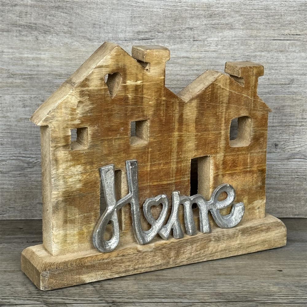 Haus aus Mangoholz mit dem Metall Schriftzug 'home', personalisierbar