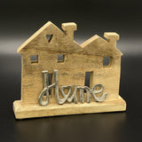 Haus aus Mangoholz mit dem Metall Schriftzug 'home', personalisierbar