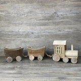 Holzzug Geburt, personalisiert