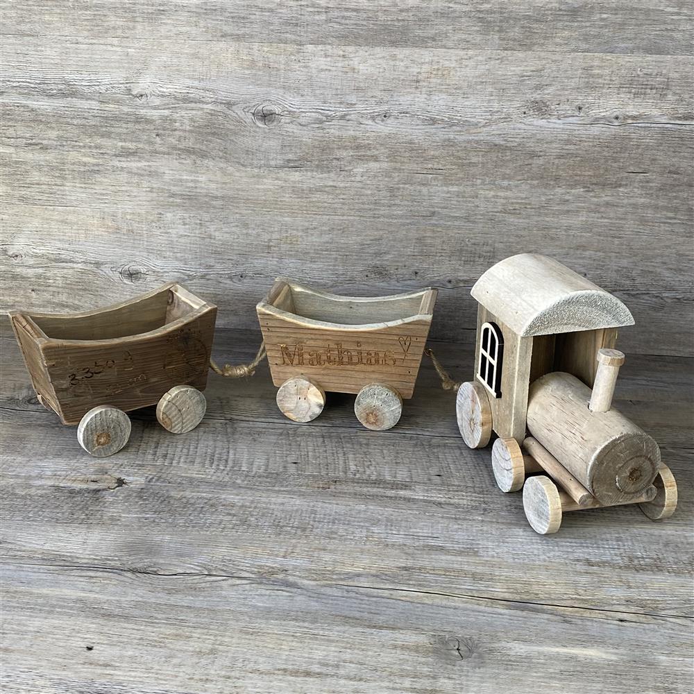 Holzzug Geburt, personalisiert