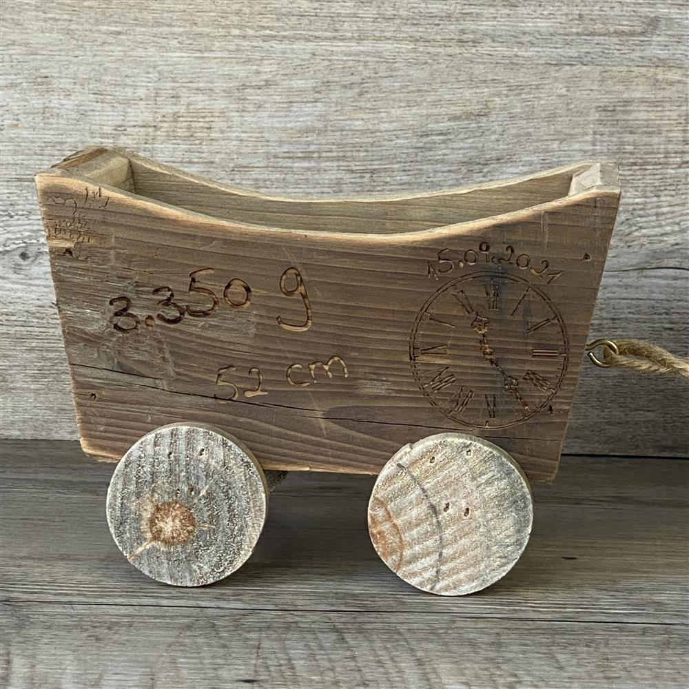 Holzzug Geburt, personalisiert