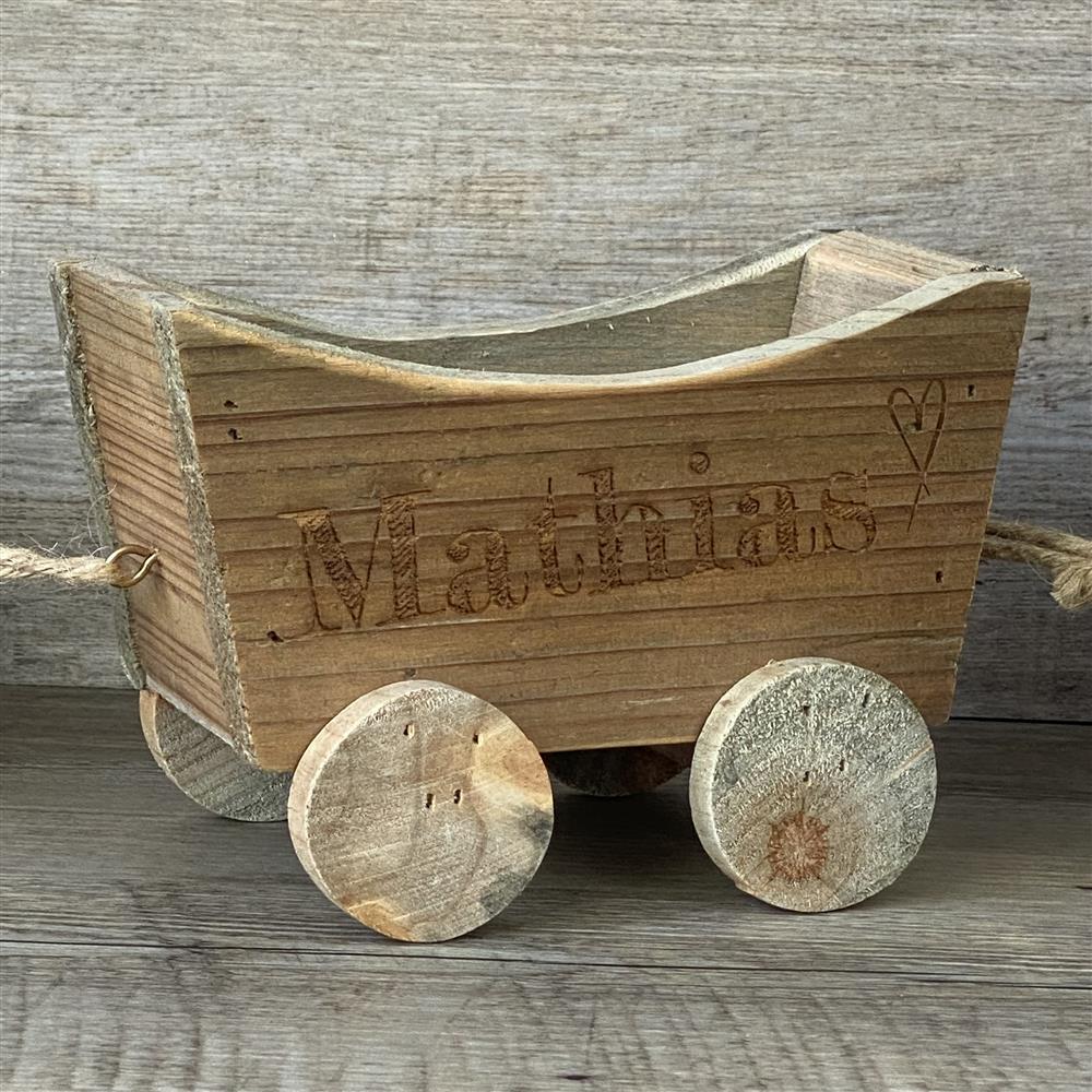 Holzzug Geburt, personalisiert