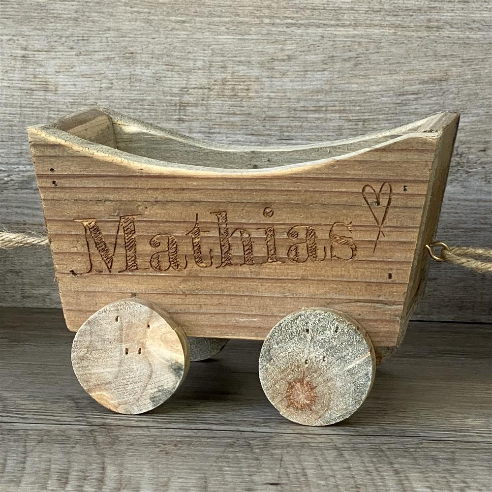 Holzzug Geburt, personalisiert