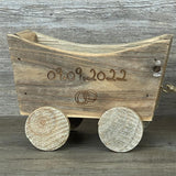 Holzzug Hochzeit, personalisiert