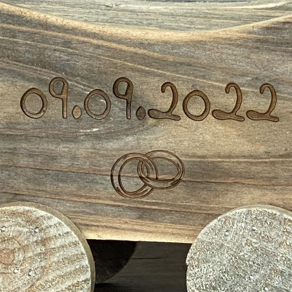 Holzzug Hochzeit, personalisiert
