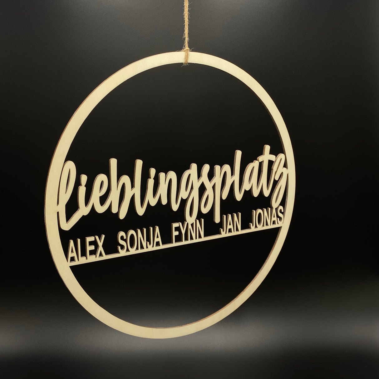 Deko Ring Lieblingsplatz mit Wunschnamen, 38cm