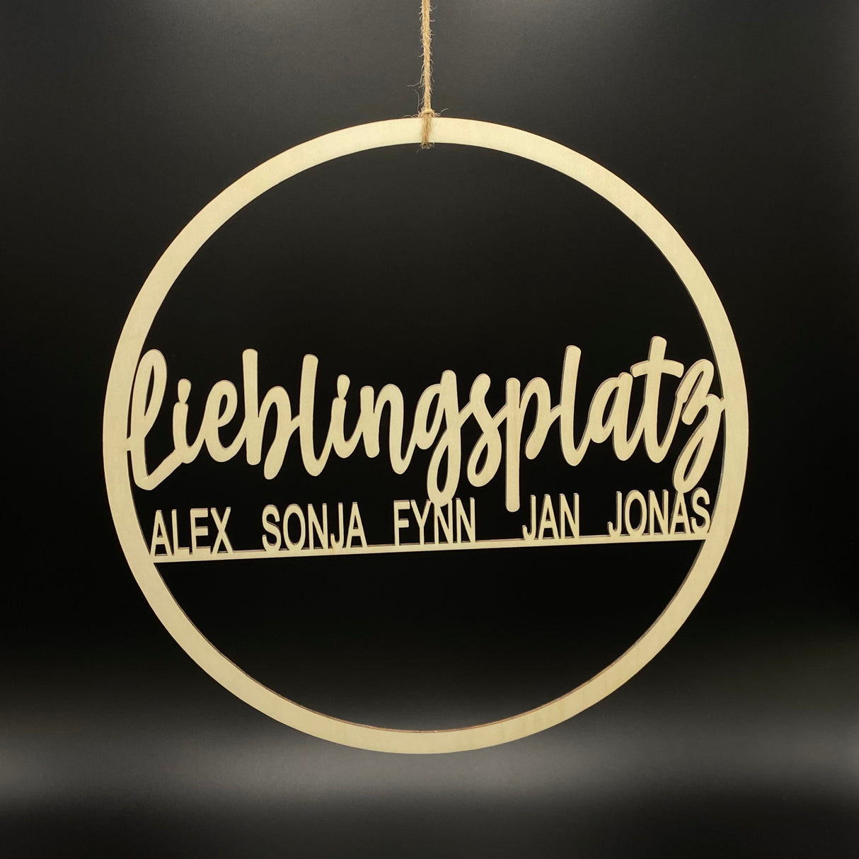 Deko Ring Lieblingsplatz mit Wunschnamen, 38cm