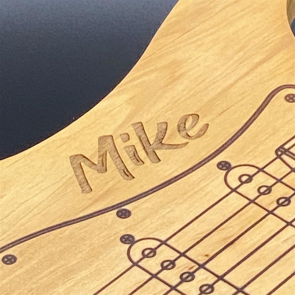 Schneidbrett E-Gitarre, personalisiert