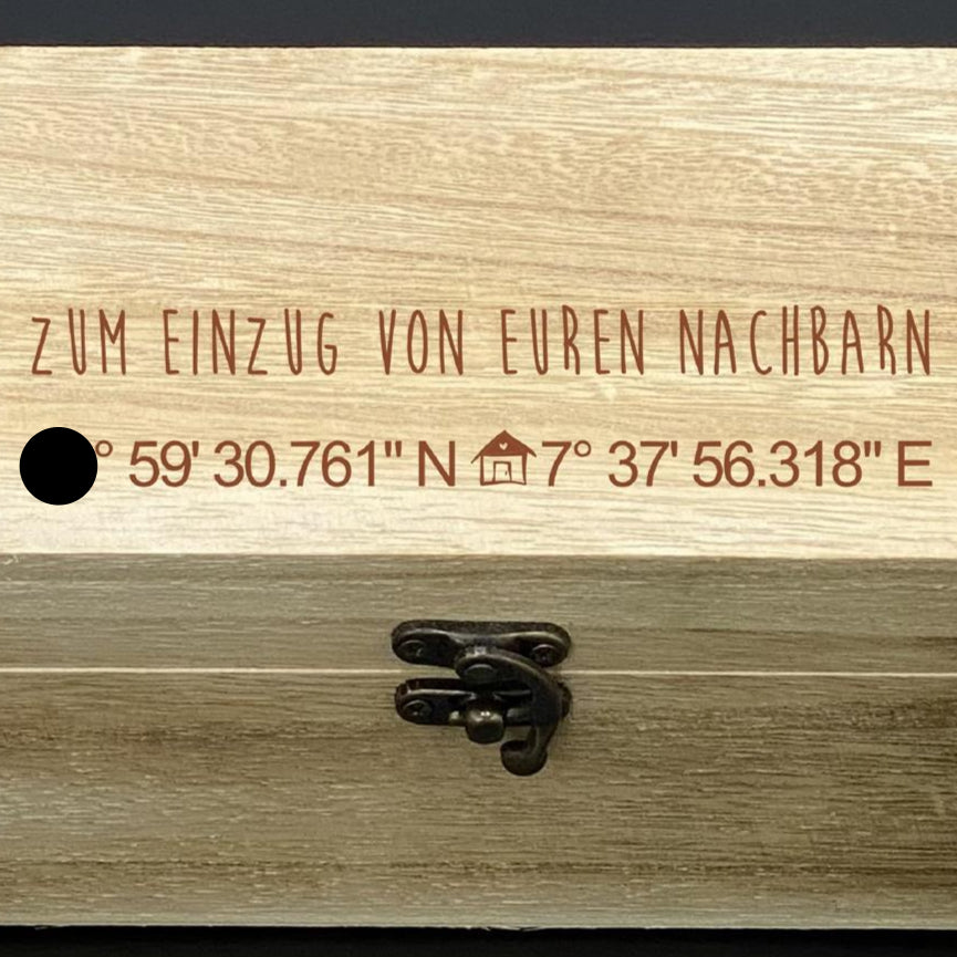 Weinkiste für eine Flasche Wein, Beschriftung 'Zum Einzug', personalisierbar
