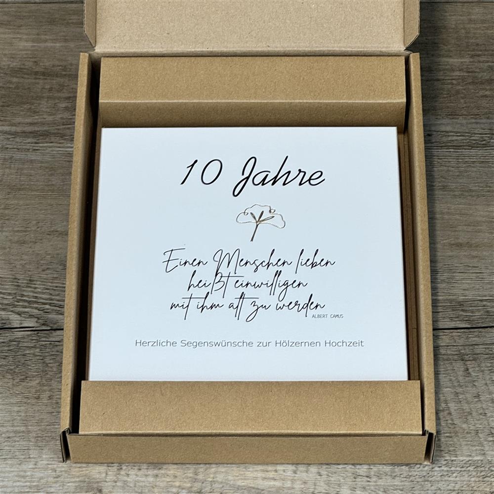 Wooden Block - 10 Jahre Einen Menschen lieben mit Goldprägung