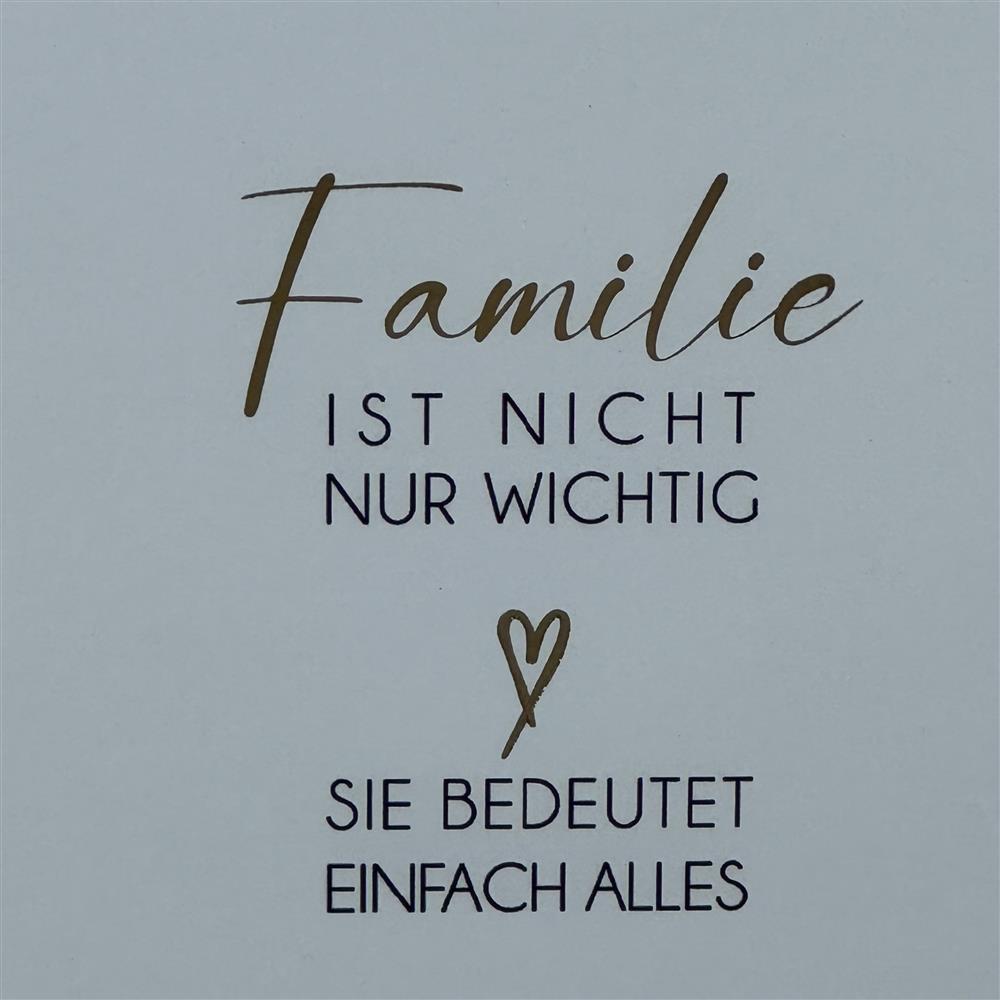 Wooden Block - Familie ist nicht nur wichtig mit Goldprägung