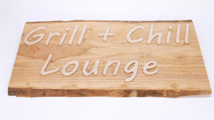 Holzschild Grill + Chill Lounge